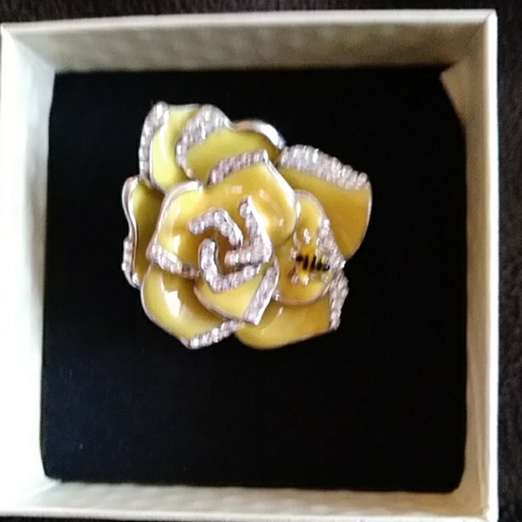 Ring - Picture 4 of 4